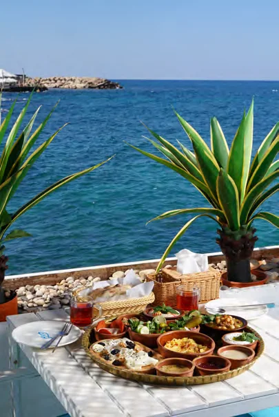 Food photography: seaside table setting